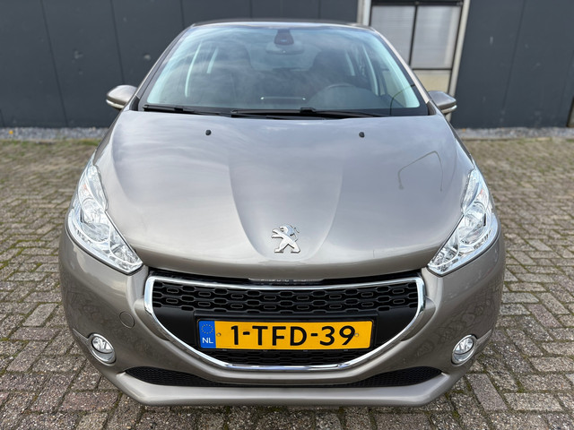Foto 5 van Peugeot 208 1.2 VTi Envy/Navi/P.sensor/Cruise/NEW APK/NETT!