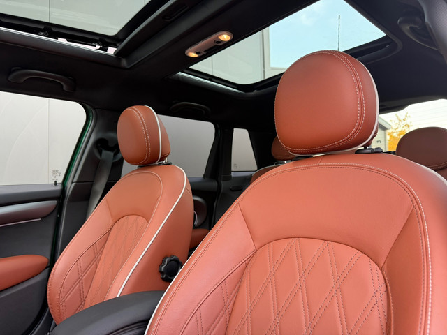 Foto 4 van Mini 5-Deurs 2.0 Cooper S - JCW Pakket Pano Leer Camera H/K