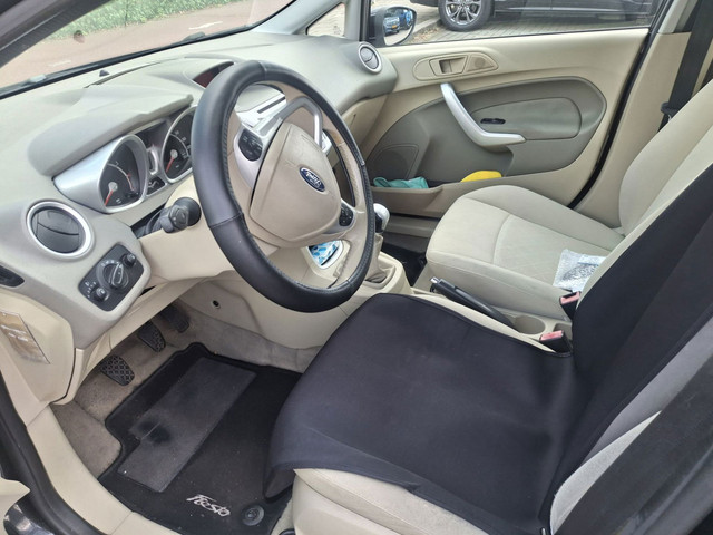 Foto 4 van Ford Fiesta 1.25 Ghia airco LM 4-deurs org NL