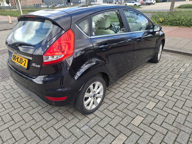 Ford Fiesta 1.25 Ghia airco LM 4-deurs org NL