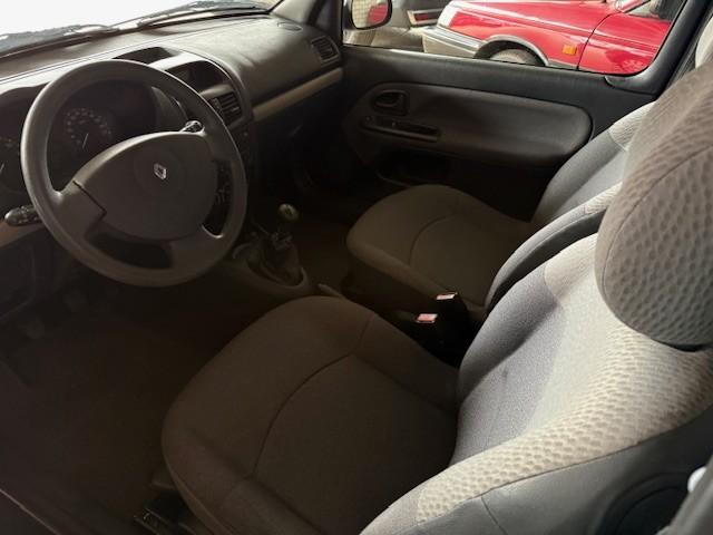 Foto 4 van Renault Clio 1.2-16V Dynamique Comfort