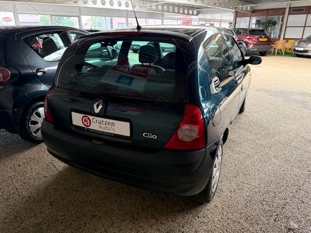 Foto 3 van Renault Clio 1.2-16V Dynamique Comfort