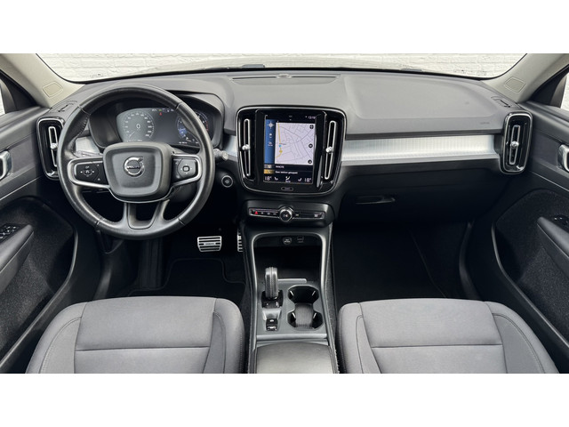 Foto 3 van Volvo XC40 1.5 T2 Momentum Core Achteruitrijcamera Carplay Adaptive Cruise Climate Control Stoel en