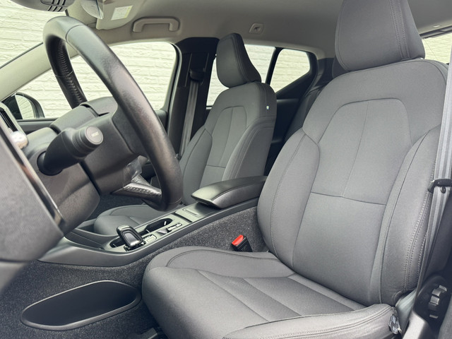 Foto 6 van Volvo XC40 1.5 T2 Momentum Core Achteruitrijcamera Carplay Adaptive Cruise Climate Control Stoel en