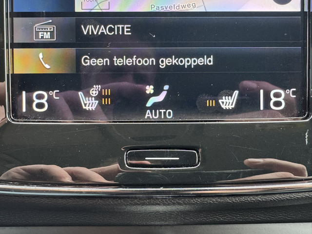 Foto 10 van Volvo XC40 1.5 T2 Momentum Core Achteruitrijcamera Carplay Adaptive Cruise Climate Control Stoel en