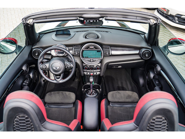Foto 3 van Mini Cabrio 2.0 John Cooper Works Chili | Cabriolet | Luxe Leder / Alcantara | Harman/Kardon | Camer