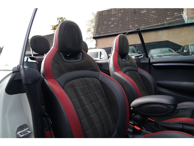 Foto 4 van Mini Cabrio 2.0 John Cooper Works Chili | Cabriolet | Luxe Leder / Alcantara | Harman/Kardon | Camer