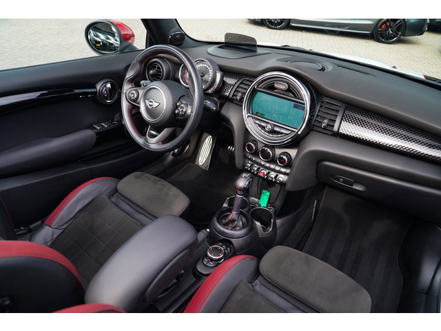 Foto 5 van Mini Cabrio 2.0 John Cooper Works Chili | Cabriolet | Luxe Leder / Alcantara | Harman/Kardon | Camer