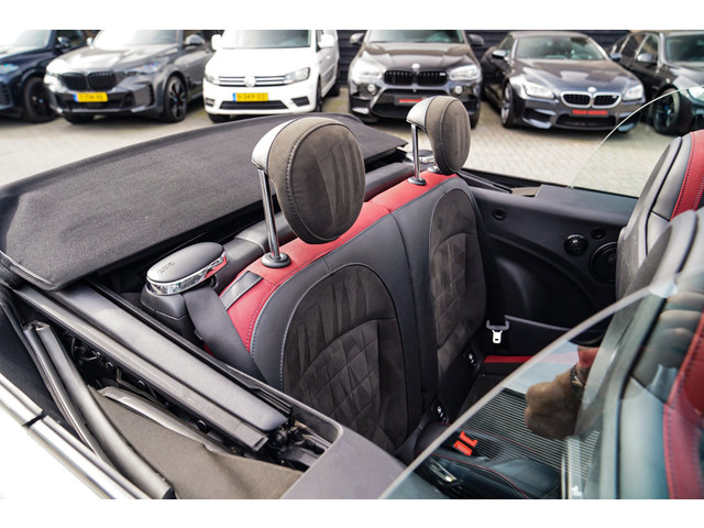 Foto 6 van Mini Cabrio 2.0 John Cooper Works Chili | Cabriolet | Luxe Leder / Alcantara | Harman/Kardon | Camer