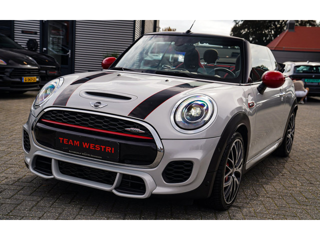 Foto 7 van Mini Cabrio 2.0 John Cooper Works Chili | Cabriolet | Luxe Leder / Alcantara | Harman/Kardon | Camer