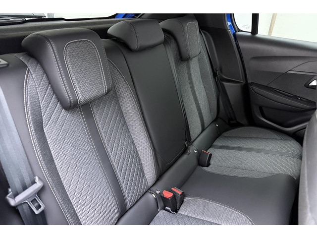 Foto 2 van Peugeot 208 1.2 Hybrid 110 e-DCS6 Allure | Automaat | 360 graden camera | Apple Carplay/Android Auto