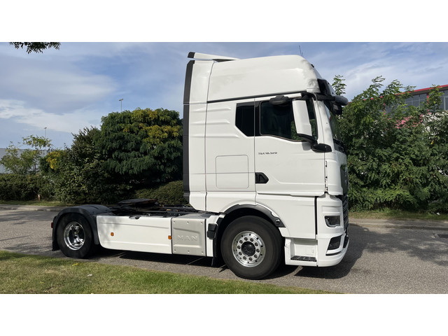 Foto 6 van MAN TGX 18.520 LL SA 390 WB Alcoa ACC Apple Carplay 2x Tank Koelkast Standairco