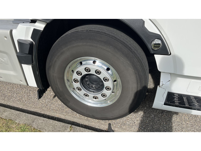Foto 5 van MAN TGX 18.520 LL SA 390 WB Alcoa ACC Apple Carplay 2x Tank Koelkast Standairco