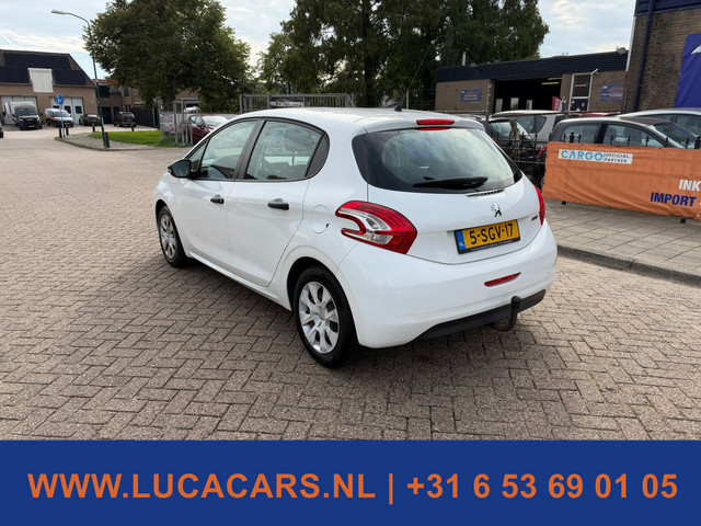 Foto 9 van Peugeot 208 1.2 VTi Access AIRCO TREKHAAK NIEUWE APK!