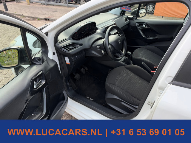 Foto 3 van Peugeot 208 1.2 VTi Access AIRCO TREKHAAK NIEUWE APK!