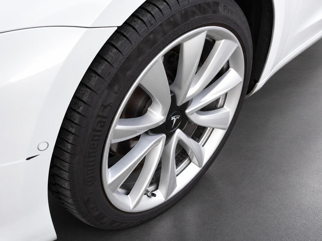 Foto 6 van Tesla Model 3 Standard RWD Plus 60 kWh Autopilot Airco Leder Panoramadak PDC VA Camera 19" Sport Whe