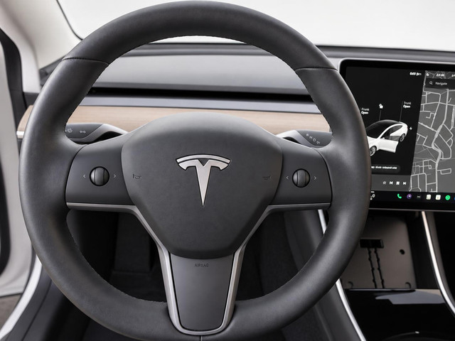 Foto 2 van Tesla Model 3 Standard RWD Plus 60 kWh Autopilot Airco Leder Panoramadak PDC VA Camera 19" Sport Whe