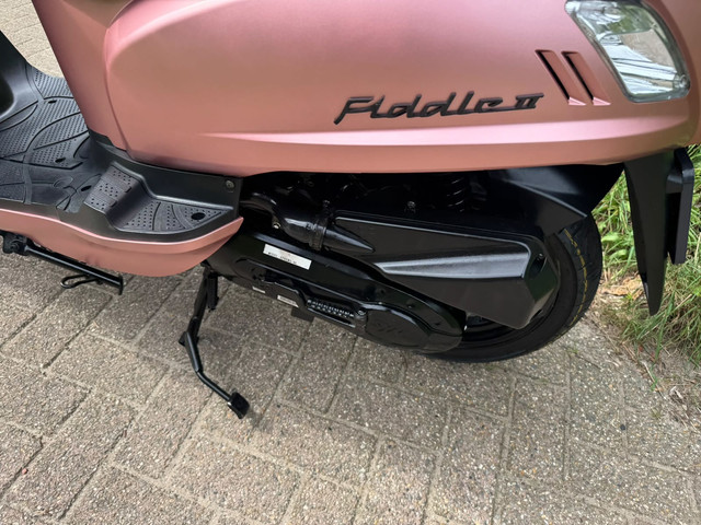 Foto 8 van SYM Fiddle 2 45 km E5 Scooter Rose Gold BETAAL met in3