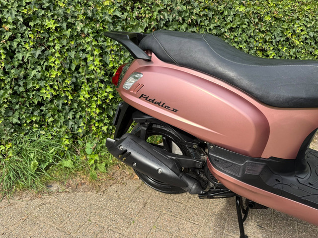Foto 6 van SYM Fiddle 2 45 km E5 Scooter Rose Gold BETAAL met in3