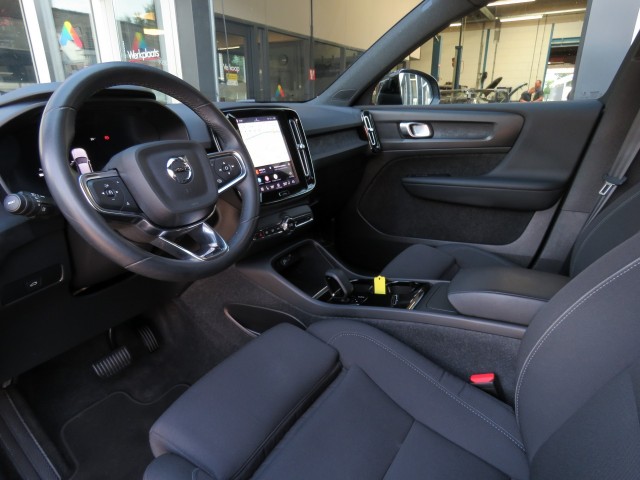 Foto 5 van VOLVO XC40 RECHARGE CORE 70 KWH / soh 92% / Trekhaak / Camera / BOVAG garantie