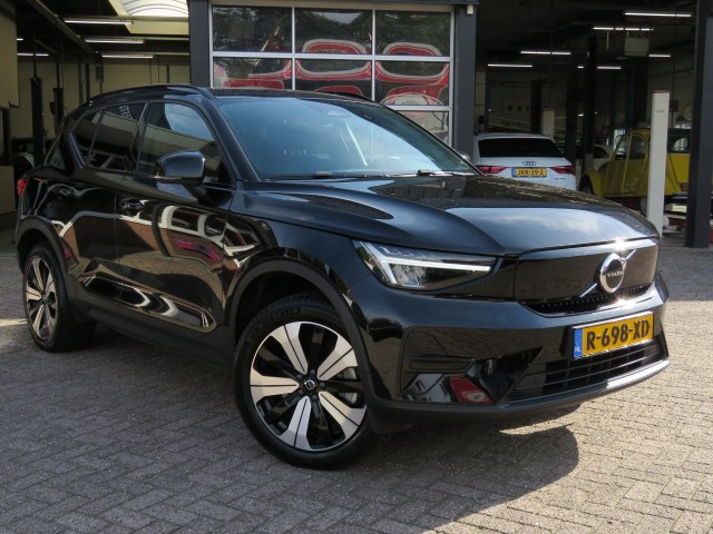 Foto 6 van VOLVO XC40 RECHARGE CORE 70 KWH / soh 92% / Trekhaak / Camera / BOVAG garantie