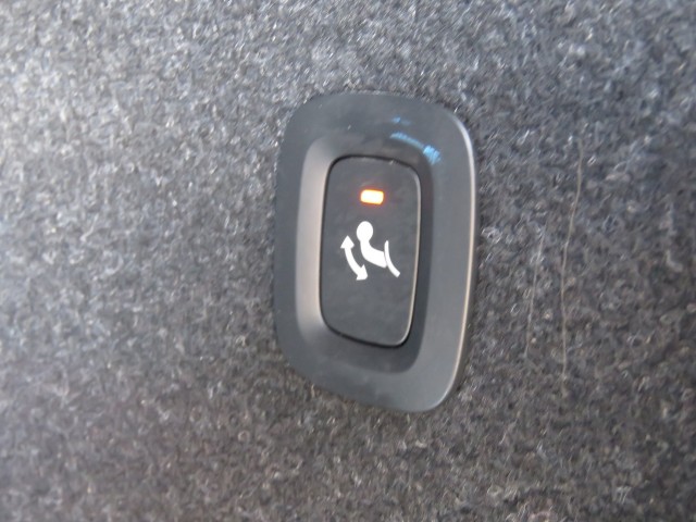 Foto 7 van VOLVO XC40 RECHARGE CORE 70 KWH / soh 92% / Trekhaak / Camera / BOVAG garantie