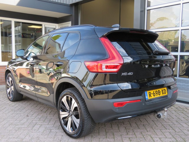 Foto 9 van VOLVO XC40 RECHARGE CORE 70 KWH / soh 92% / Trekhaak / Camera / BOVAG garantie
