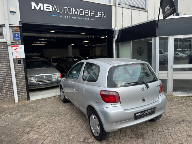 Foto 4 van Toyota Yaris 1.0-16V VVT-i Sol/Semi-Automaat!77DKM!Nap/APK!