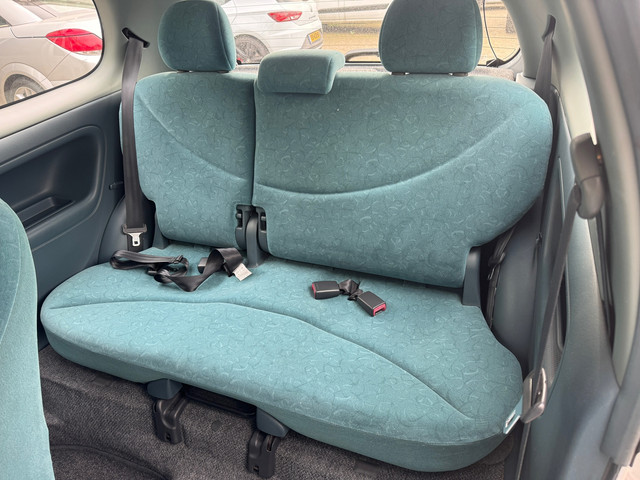 Foto 3 van Toyota Yaris 1.0-16V VVT-i Sol/Semi-Automaat!77DKM!Nap/APK!