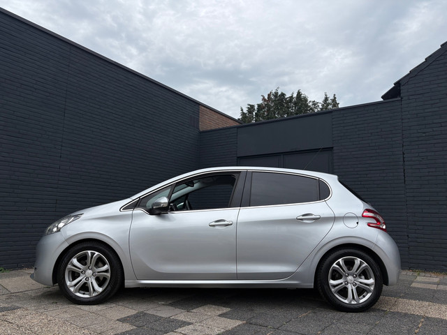 Foto 2 van Peugeot 208 1.4 VTi Griffe | Climate | Leder
