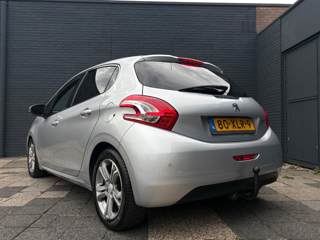 Foto 3 van Peugeot 208 1.4 VTi Griffe | Climate | Leder
