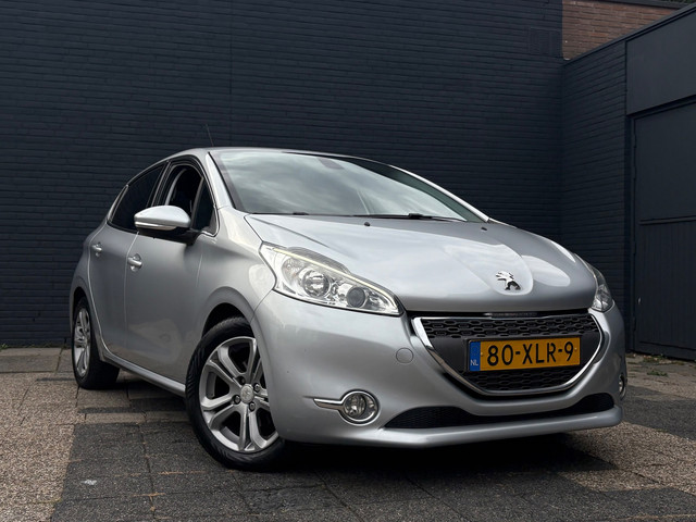 Foto 4 van Peugeot 208 1.4 VTi Griffe | Climate | Leder