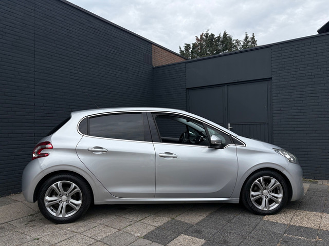 Foto 5 van Peugeot 208 1.4 VTi Griffe | Climate | Leder