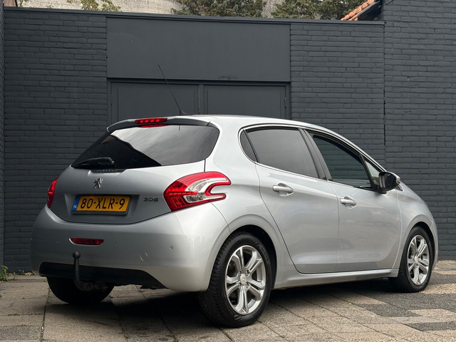 Foto 6 van Peugeot 208 1.4 VTi Griffe | Climate | Leder