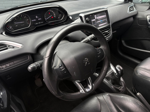 Foto 7 van Peugeot 208 1.4 VTi Griffe | Climate | Leder