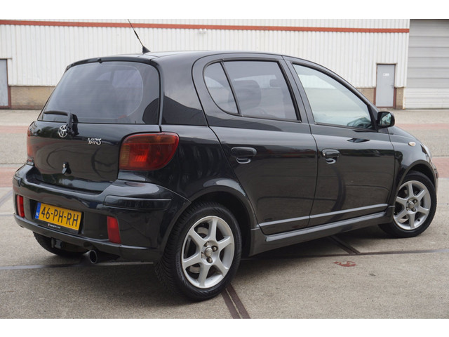 Foto 10 van Toyota Yaris 1.5 VVT-i T-Sport