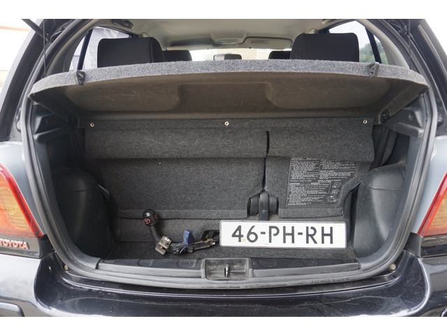 Foto 8 van Toyota Yaris 1.5 VVT-i T-Sport