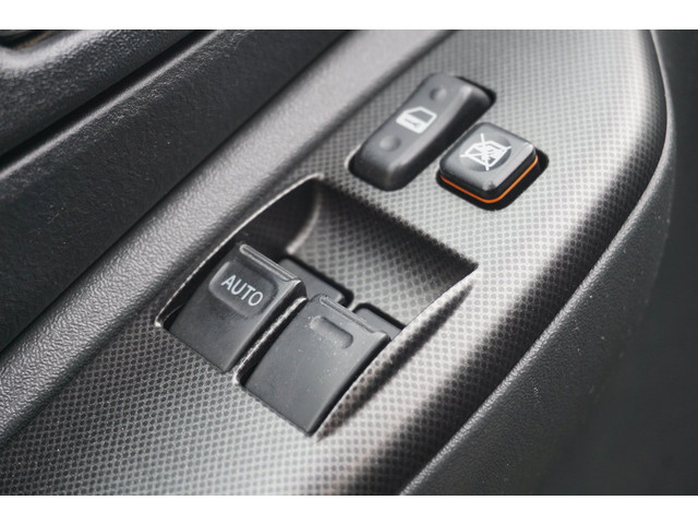 Foto 6 van Toyota Yaris 1.5 VVT-i T-Sport