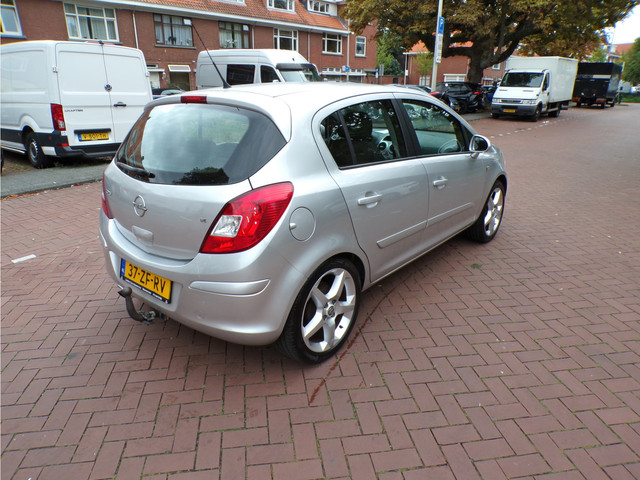 Foto 5 van Opel Corsa 1.4-16V Business Sport (bj 2008)