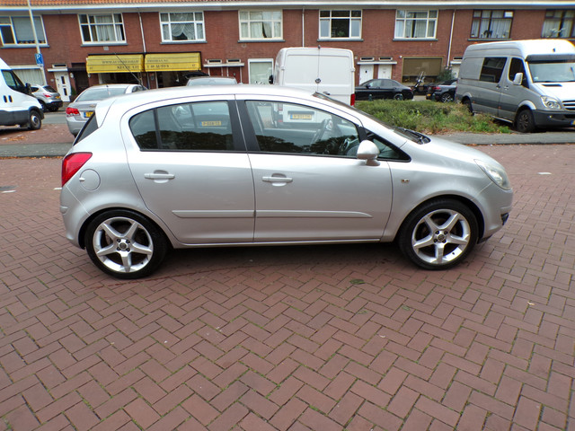 Foto 4 van Opel Corsa 1.4-16V Business Sport (bj 2008)