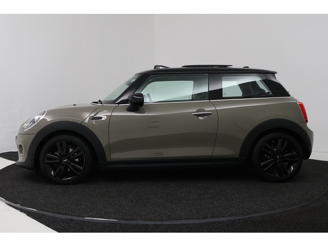 Foto 3 van MINI 3-deurs 1.5 Cooper Pepper (PANORAMADAK, STOELVERWARMING, CARPLAY)