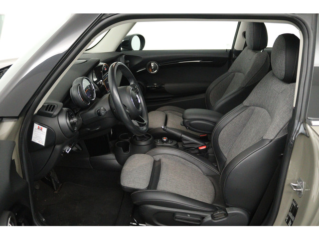 Foto 7 van MINI 3-deurs 1.5 Cooper Pepper (PANORAMADAK, STOELVERWARMING, CARPLAY)