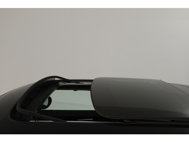 Foto 8 van MINI 3-deurs 1.5 Cooper Pepper (PANORAMADAK, STOELVERWARMING, CARPLAY)