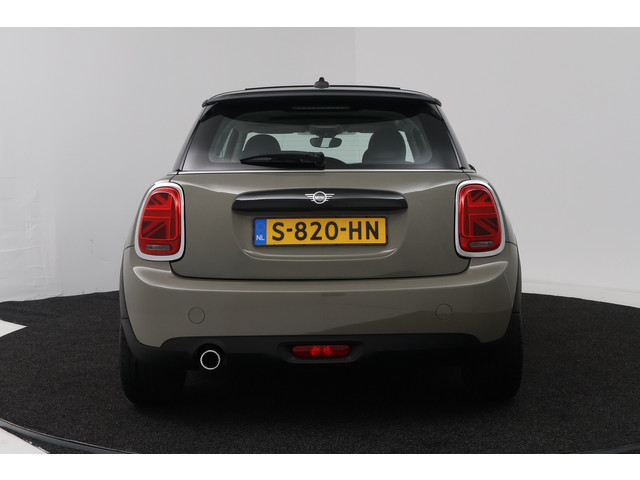 Foto 9 van MINI 3-deurs 1.5 Cooper Pepper (PANORAMADAK, STOELVERWARMING, CARPLAY)