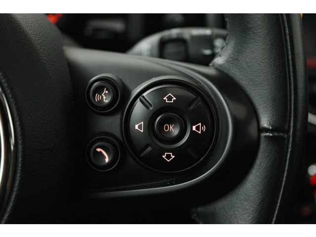 Foto 10 van MINI 3-deurs 1.5 Cooper Pepper (PANORAMADAK, STOELVERWARMING, CARPLAY)
