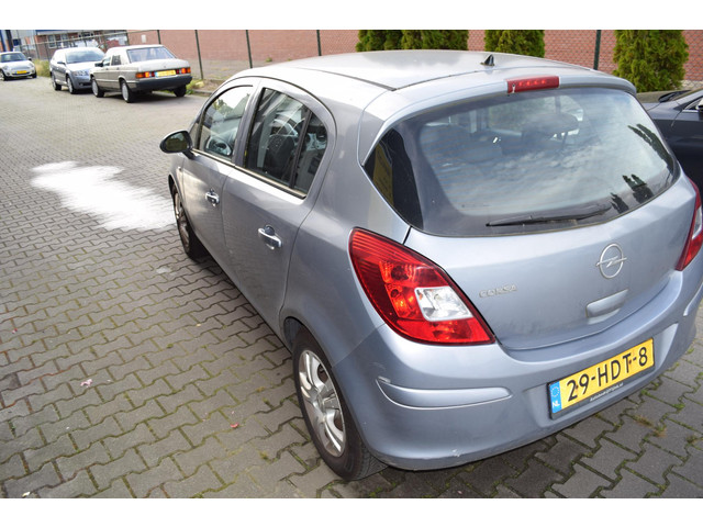 Foto 5 van Opel Corsa 1.4-16V Enjoy