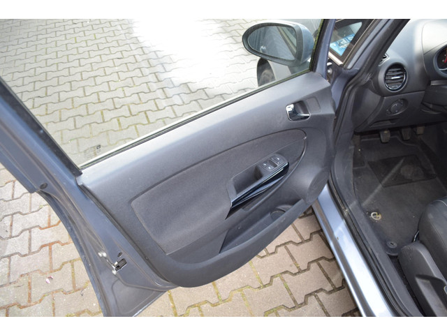 Foto 4 van Opel Corsa 1.4-16V Enjoy