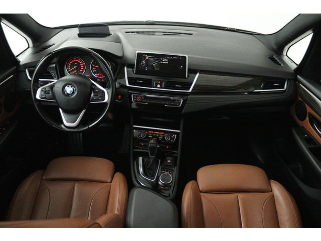 Foto 8 van BMW 2 Serie Gran Tourer 218i Centennial High Executive 7p (TREKHAAK, STOELVERWARMING, ELEKTR STOELEN