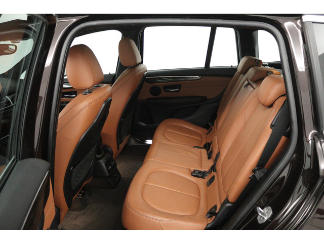 Foto 6 van BMW 2 Serie Gran Tourer 218i Centennial High Executive 7p (TREKHAAK, STOELVERWARMING, ELEKTR STOELEN