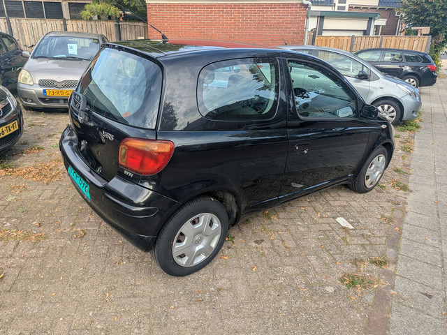 Foto 5 van Toyota Yaris 1.3 VVT-i Sol